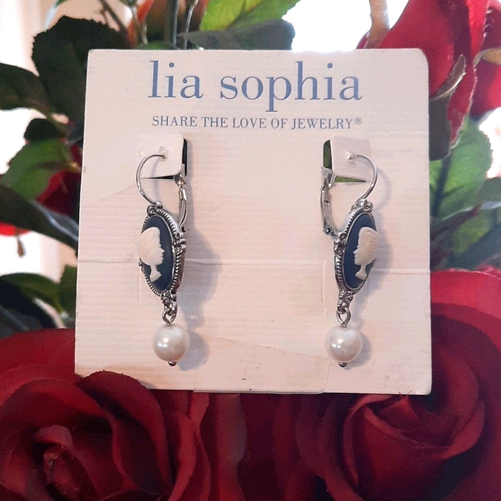 Lia Sophia Cameo and Pearl Drop Earrings  EUC